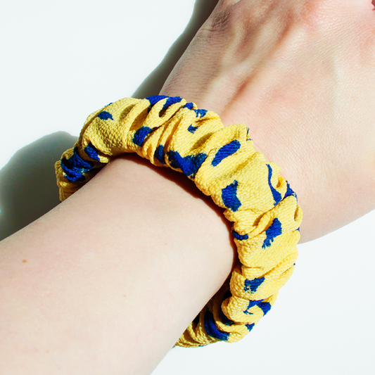 Hårstyling DK - Flad Scrunchie | Humlebi