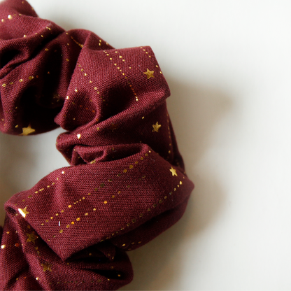 Hårstyling DK - Star Scrunchie | Vinrød/guld